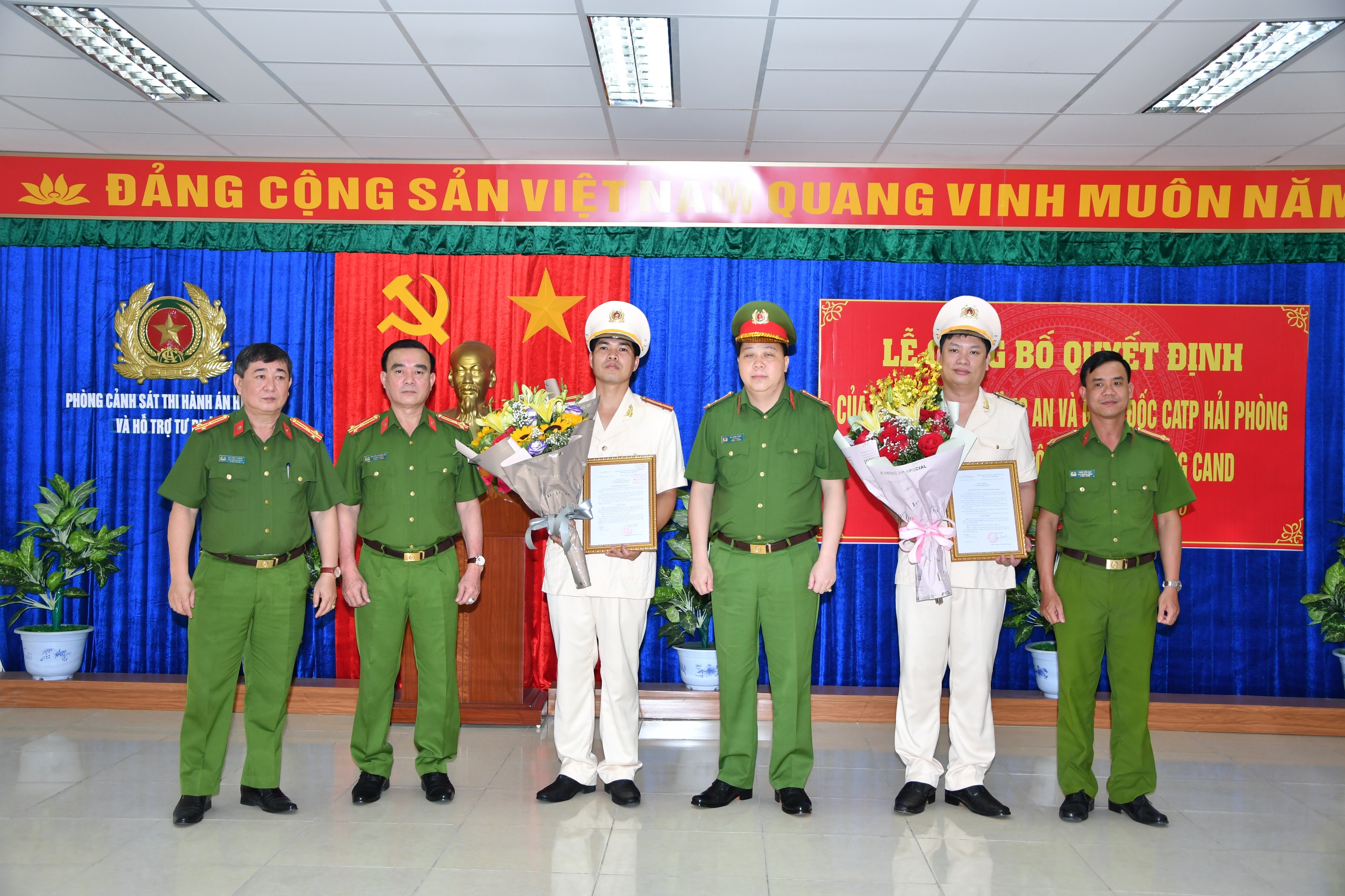 Công bố các Quyết định về công tác cán bộ Phòng  Cảnh sát thi hành án hình sự và hỗ trợ tư pháp